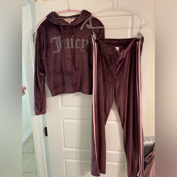 Juicy Couture Maroon Velour Set with Rhinestones - Picture 2 of 4